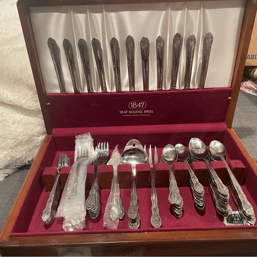 Oneida “Community Affection“ 1960 Silver Plated Flatware 100+ pcs | Wrong Box